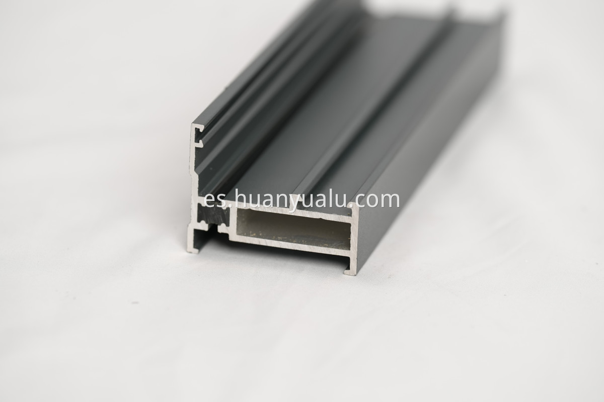 Thermal insulation profiles